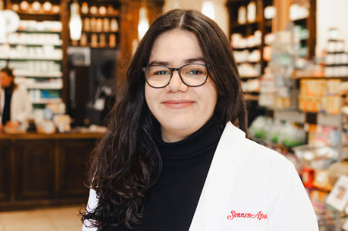 Team Sonnen-Apotheke: Frau Gutsmuths Team Sonnen-Apotheke: Frau Gutsmuths